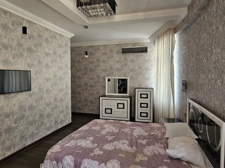 4 otaqlı yeni tikili - Şah İsmayıl Xətai m. - 180 m²