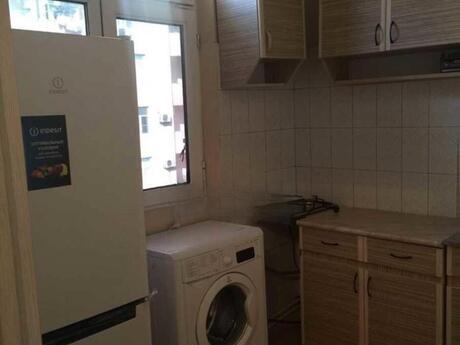 2 otaqlı köhnə tikili - Gənclik m. - 75 m²
