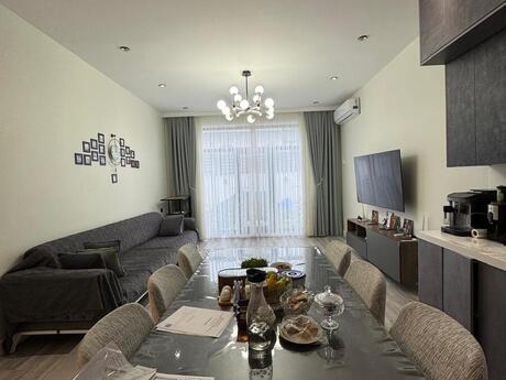 5 otaqlı həyət evi/bağ evi - Nəsimi m. - 200 m²