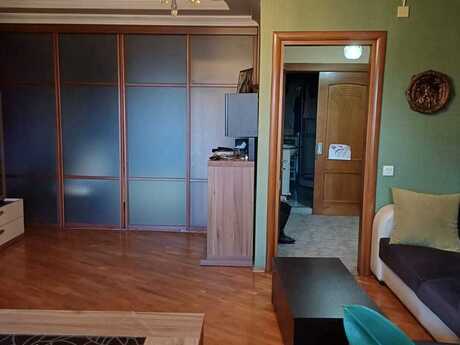 3 otaqlı köhnə tikili - 28 May m. - 80 m²