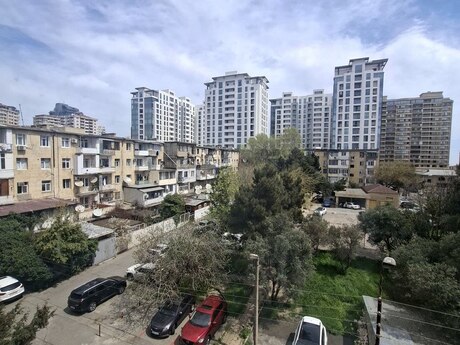 2 otaqlı köhnə tikili - Elmlər Akademiyası m. - 60 m²