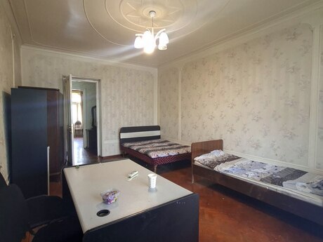 2 otaqlı köhnə tikili - Elmlər Akademiyası m. - 60 m²