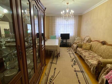 Elan №6058418 - Bakı, Qaraçuxur q., 3 otaqlı, 80 m², 3/5 mərtəbə