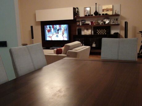 3 otaqlı köhnə tikili - 28 May m. - 75 m²