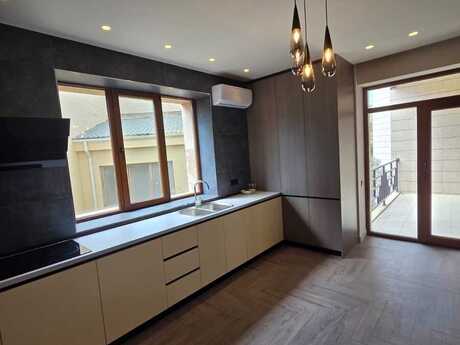 Elan №6058454 - Bakı, Səbail r., 3 otaqlı, 158 m², 2/5 mərtəbə