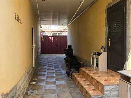 5 otaqlı həyət evi/bağ evi - Qaraçuxur q. - 200 m²