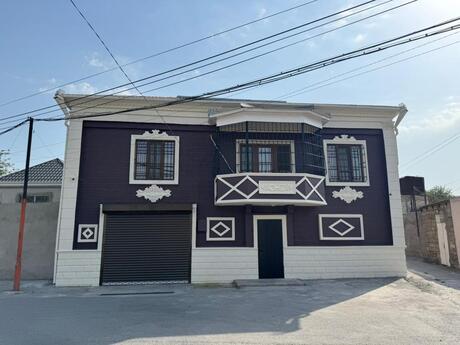 5 otaqlı həyət evi/bağ evi - Bakıxanov q. - 214 m²