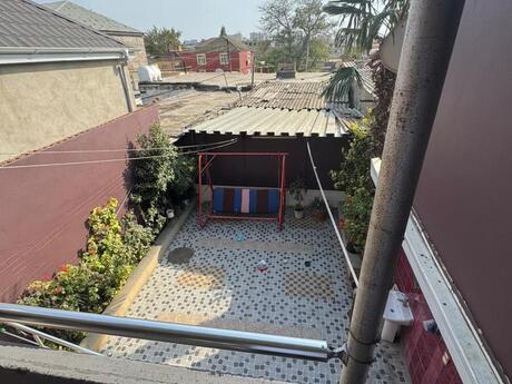 5 otaqlı həyət evi/bağ evi - Bakıxanov q. - 214 m²