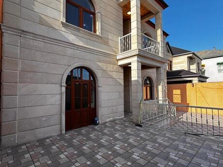 5 otaqlı həyət evi/bağ evi - Bakıxanov q. - 254 m²