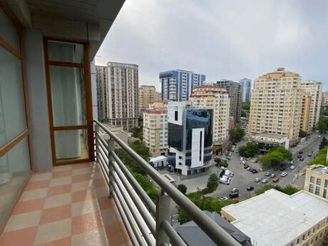 3 otaqlı mənzil, 130 m², 28 May: 430 000 ₼ 2