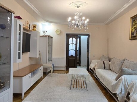 5 otaqlı köhnə tikili - Bakıxanov q. - 110 m²