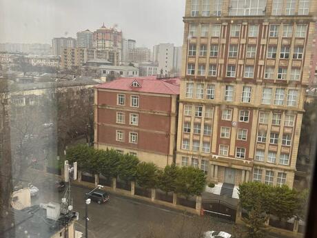 3 otaqlı köhnə tikili - 28 May m. - 100 m²