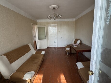 2 otaqlı köhnə tikili - Qara Qarayev m. - 48 m²