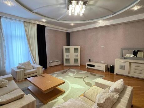 3 otaqlı yeni tikili - 28 May m. - 150 m²
