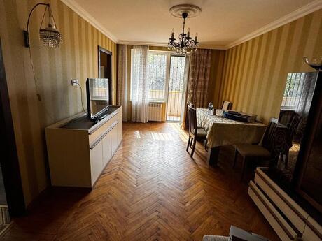 3 otaqlı köhnə tikili - Elmlər Akademiyası m. - 70 m²