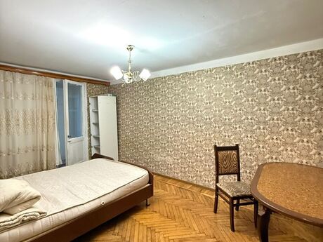 1 otaqlı köhnə tikili - Neftçilər m. - 35 m²