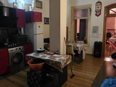 2 otaqlı köhnə tikili - 28 May m. - 80 m²