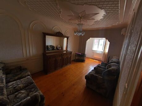4 otaqlı köhnə tikili - İnşaatçılar m. - 110 m²