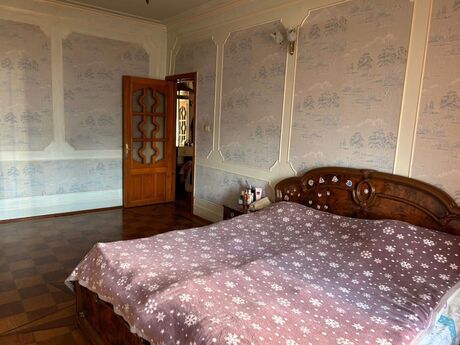 4 otaqlı köhnə tikili - İnşaatçılar m. - 110 m²