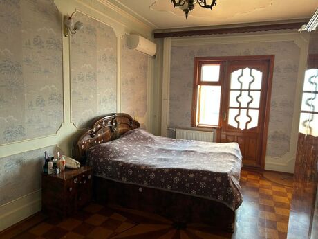4 otaqlı köhnə tikili - İnşaatçılar m. - 110 m²