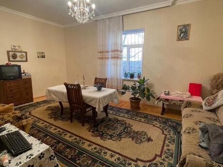 6 otaqlı həyət evi/bağ evi - Suraxanı r. - 160 m²