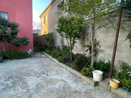 6 otaqlı həyət evi/bağ evi - Suraxanı r. - 160 m²