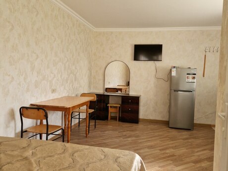 1 otaqlı həyət evi/bağ evi - Əhmədli m. - 25 m²
