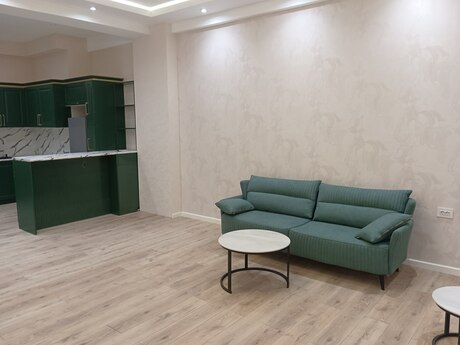 2-комн. новостройка - м. 28 мая - 83 м²