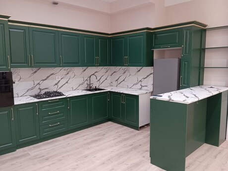 2-комн. новостройка - м. 28 мая - 83 м²