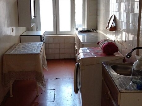 1 otaqlı köhnə tikili - Nəriman Nərimanov m. - 50 m²