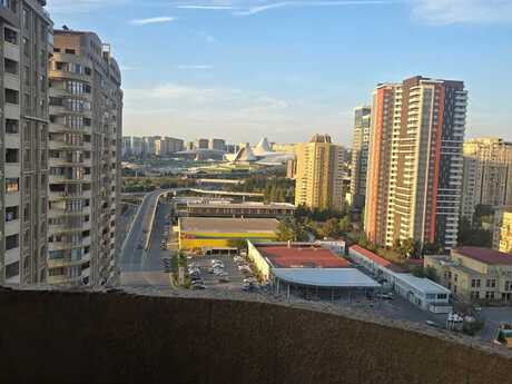5 otaqlı yeni tikili - Şah İsmayıl Xətai m. - 226 m²