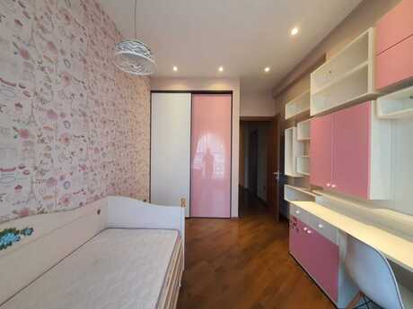 4 otaqlı yeni tikili - 28 May m. - 192 m²