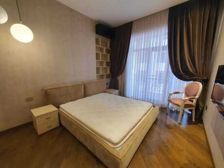 4 otaqlı yeni tikili - 28 May m. - 192 m²