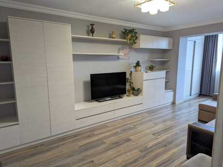 3 otaqlı köhnə tikili - İçəri Şəhər m. - 70 m²