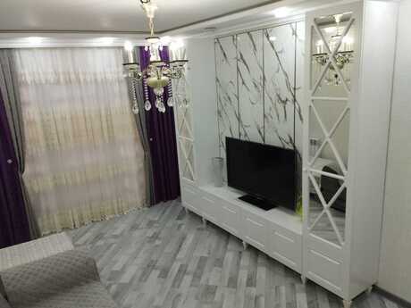 4 otaqlı köhnə tikili - Azadlıq Prospekti m. - 110 m²