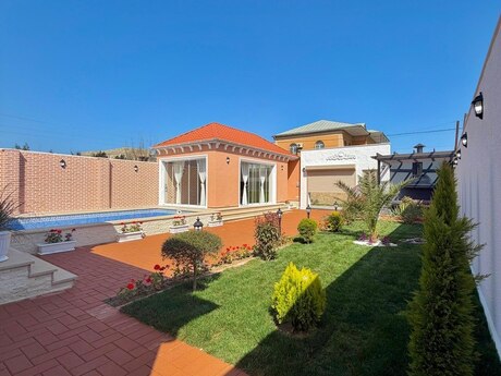 5 otaqlı həyət evi/bağ evi - Mərdəkan q. - 200 m²