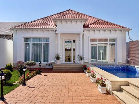 5 otaqlı həyət evi/bağ evi - Mərdəkan q. - 200 m²