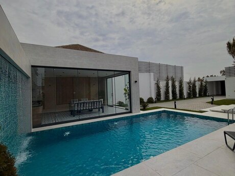 5 otaqlı həyət evi/bağ evi - Mərdəkan q. - 250 m²