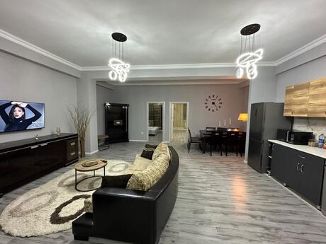 3-room apartment, 90 m², 8 Noyabr: 257 000 ₼ 4