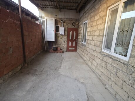 3 otaqlı həyət evi/bağ evi - Bakıxanov q. - 100 m²