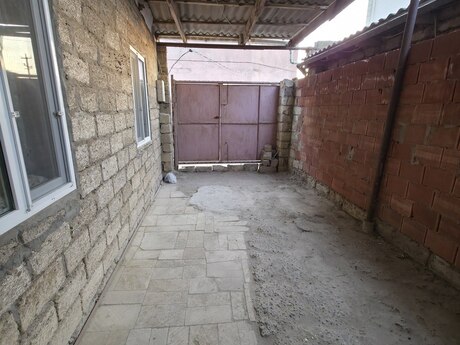 3 otaqlı həyət evi/bağ evi - Bakıxanov q. - 100 m²