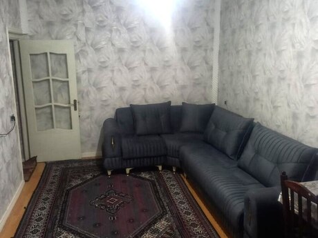 2 otaqlı köhnə tikili - Yeni Günəşli q. - 42 m²