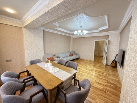 Объявление №6059325 - Баку, м. Кара Караев, 3-комн., 120 м², 3/17 этаж