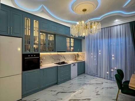 6 otaqlı həyət evi/bağ evi - Mərdəkan q. - 220 m²