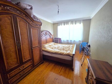 3 otaqlı köhnə tikili - Yeni Günəşli q. - 90 m²