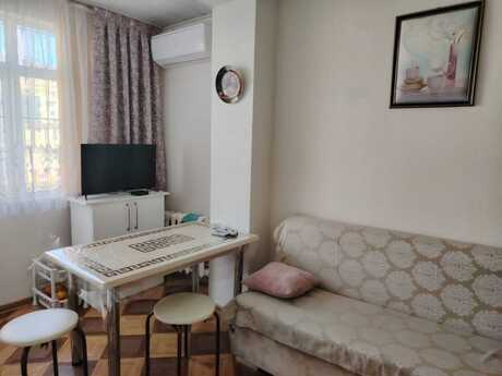 4 otaqlı köhnə tikili - Xətai r. - 85 m²