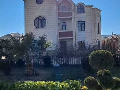 7 otaqlı həyət evi/bağ evi - Novxanı q. - 410 m²