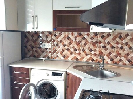 2 otaqlı köhnə tikili - Yeni Günəşli q. - 55 m²