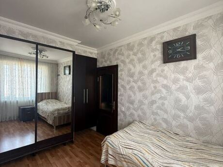 4 otaqlı köhnə tikili - Bakıxanov q. - 100 m²