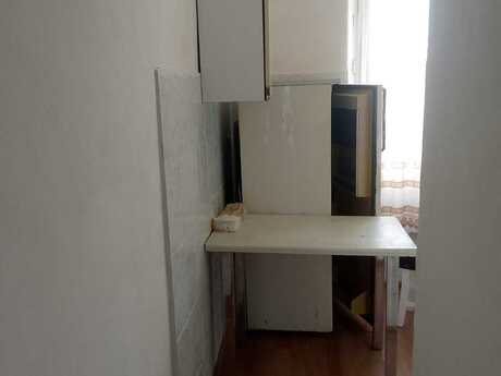 1 otaqlı köhnə tikili - İnşaatçılar m. - 38 m²